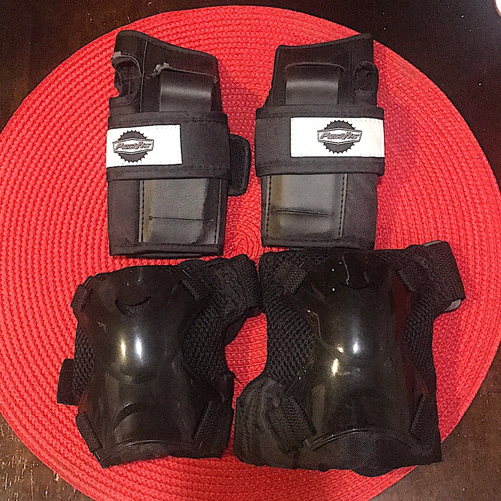 Pre-Teen Set of Knee & Wrist Pads/Guards (Ideal for Biking)